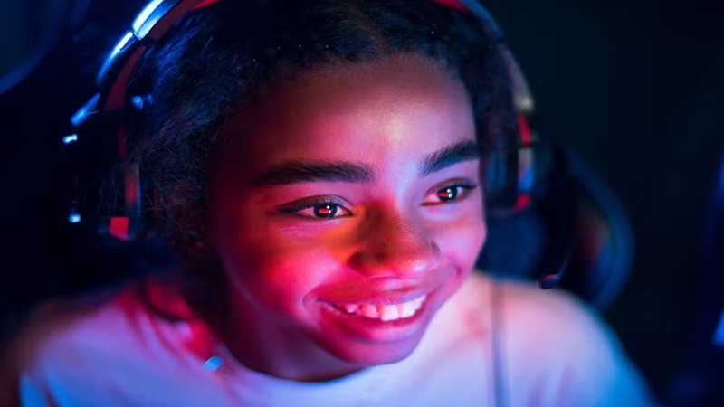 ECA Digital impõe limites a IAs: “Não podem virar namoradas de adolescentes”