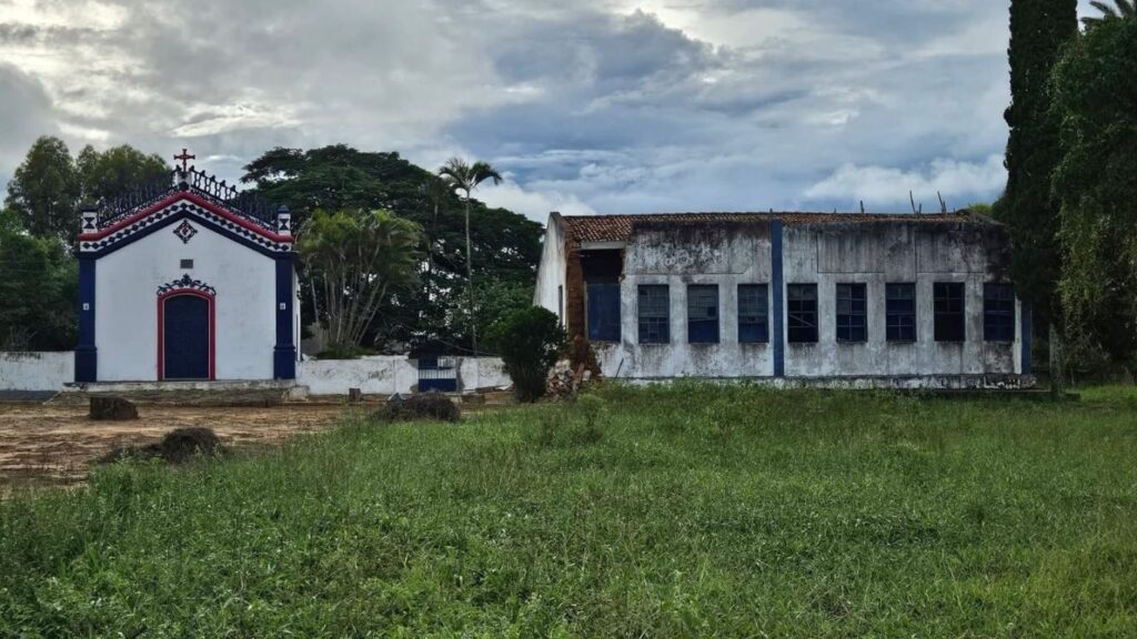 Descaso: Chuvas derrubam paredes da casa que pertenceu ao Coronel Dias Coelho em Morro do Chapéu – BA