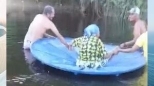 Gruta dos Brejões: Moradora precisou de improviso e ajuda de familiares para chegar até a cidade de João Dourado