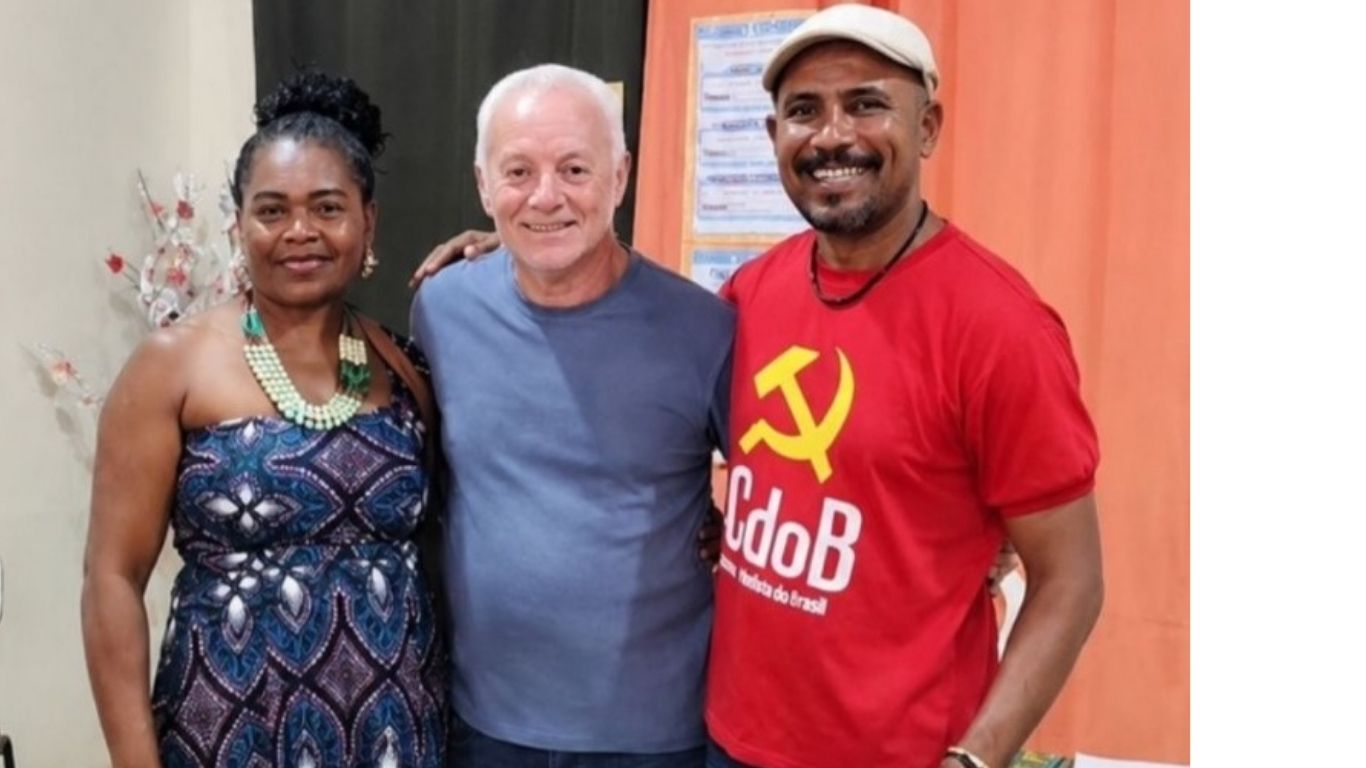 Deputado Bobô realiza entrega de equipamentos para Associações de Morro do Chapéu – BA