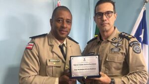 POLICIAL MILITAR DA 3ª CIPM RECEBE TÍTULO DE CIDADÃO AMÉRICO-DOURADENSE
